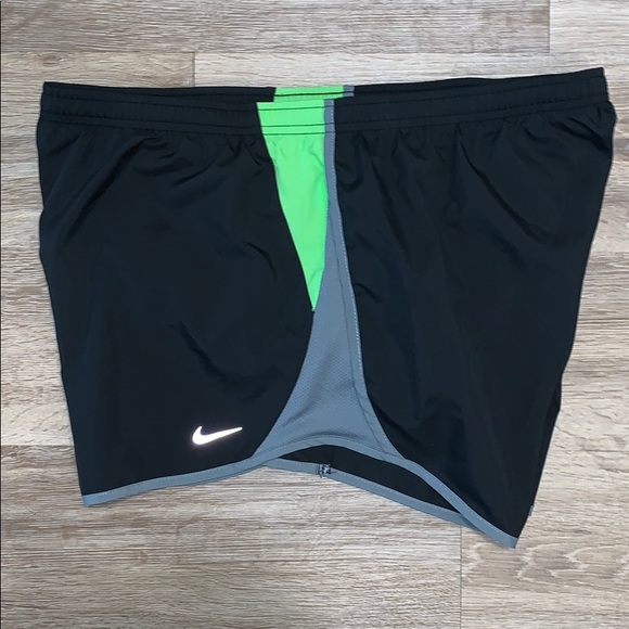 Nike Pants - ✔️ Like New Nike shorts